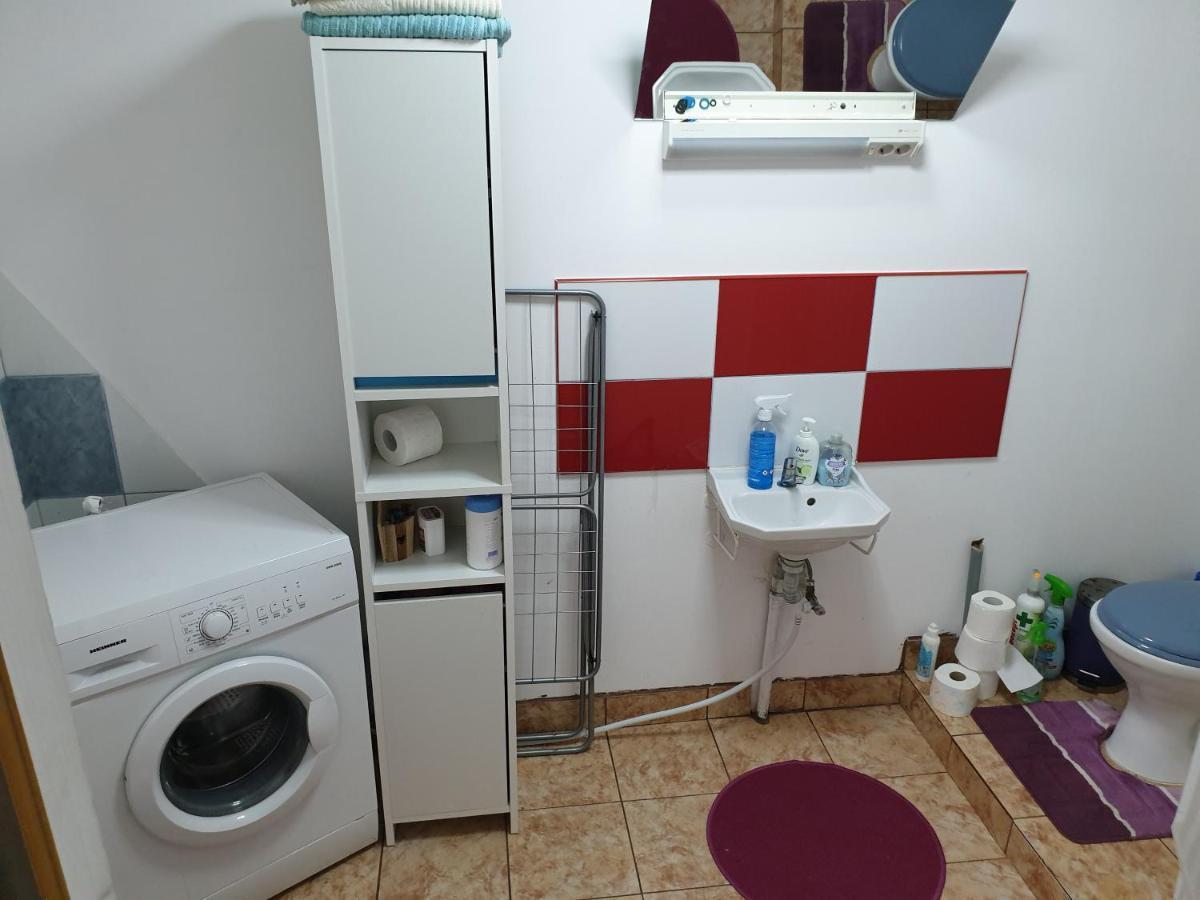 גורגני Green House מראה חיצוני תמונה